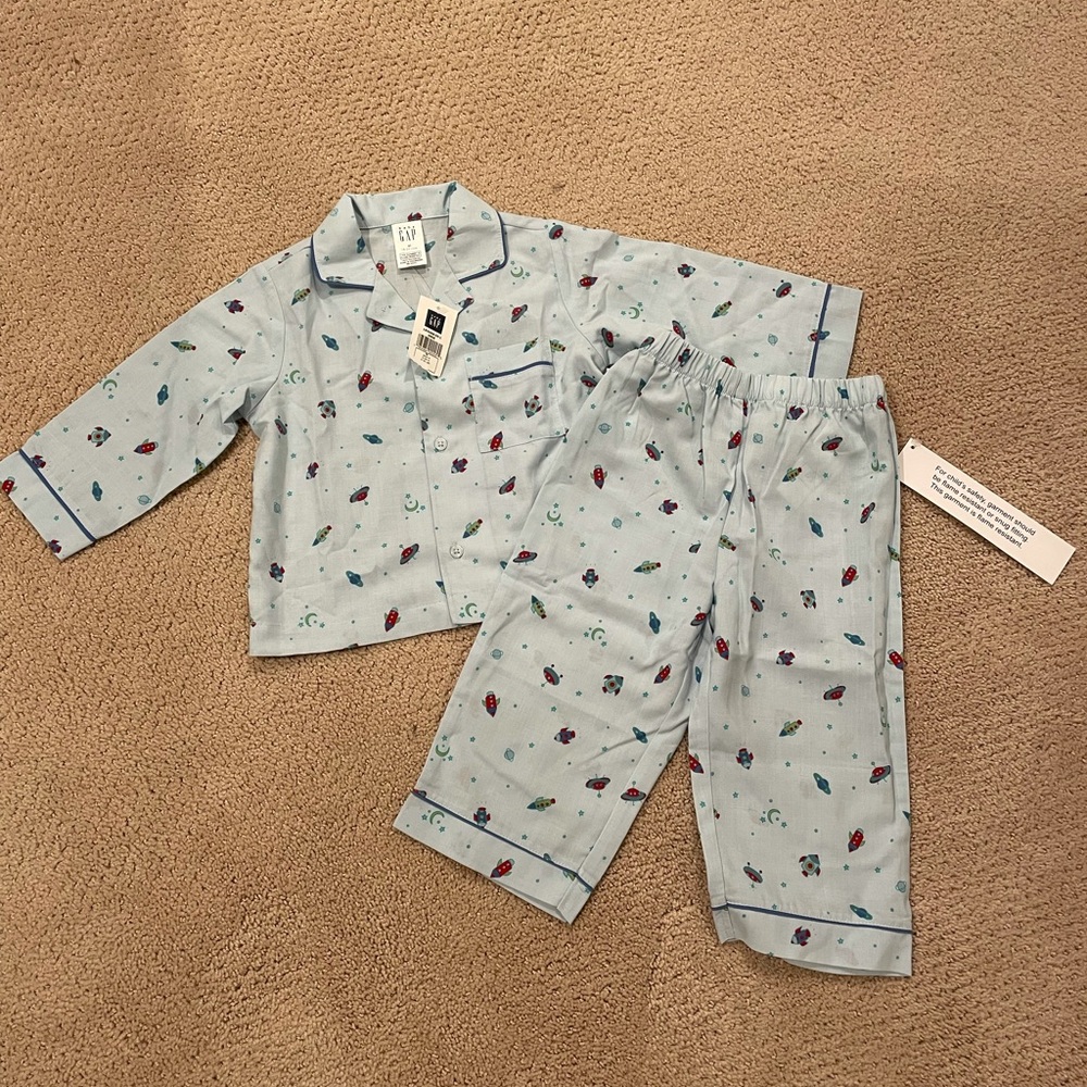 NWT baby blue pajama set for your little astronaut enthusiast- size 18-24mos